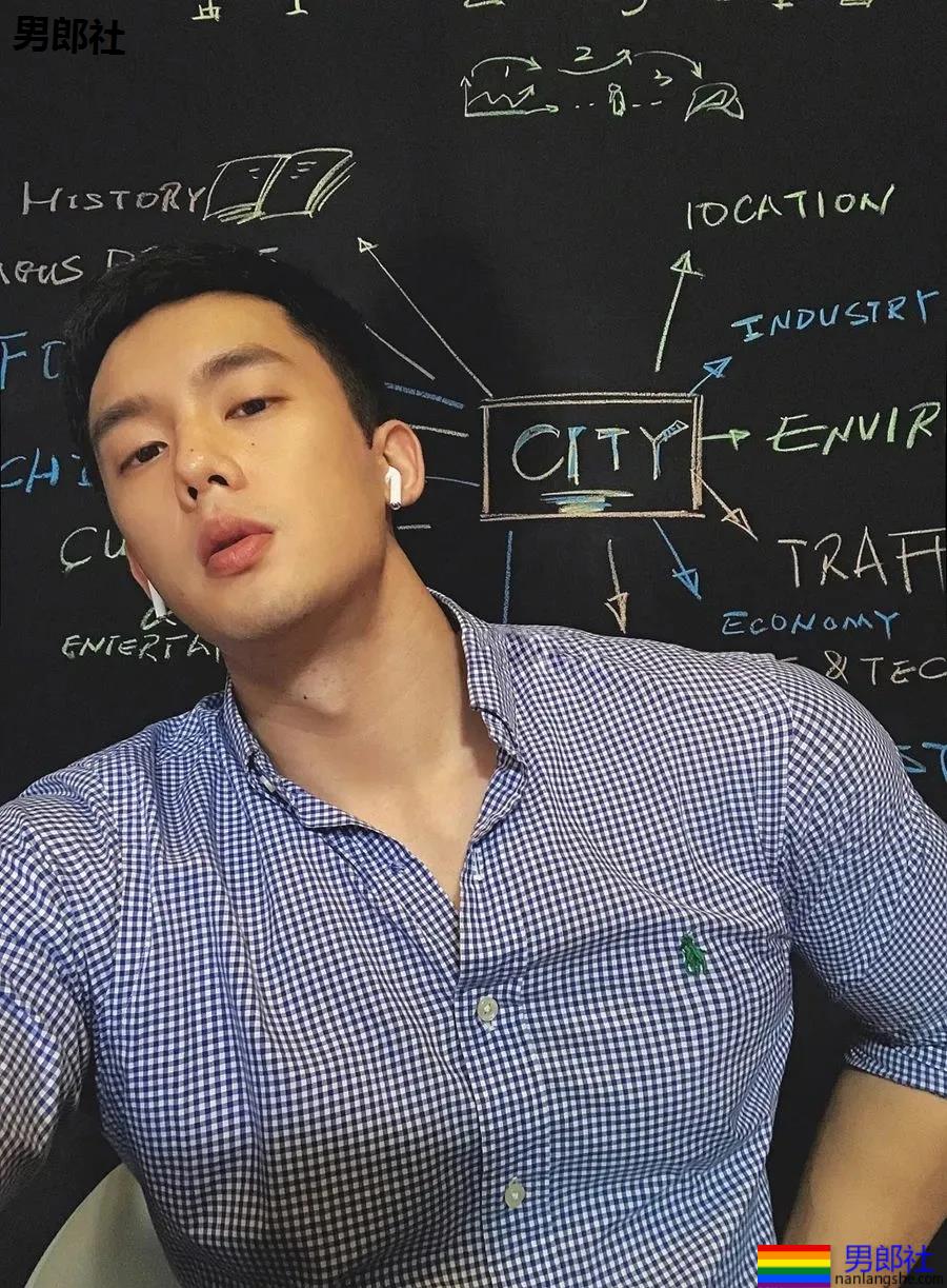 188高壮飞行员上相亲节目，疑因黑历史被除名！网友:太辣眼！ - 51虹马