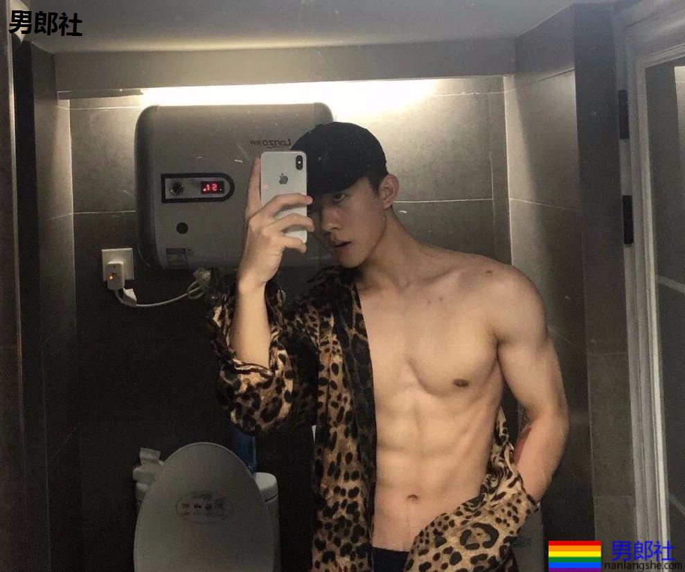 如今00后的腹肌都这么好了！你敢相信吗？ - 51虹马