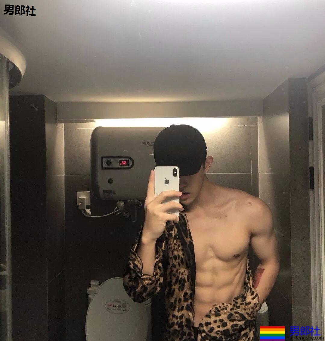 如今00后的腹肌都这么好了！你敢相信吗？ - 51虹马