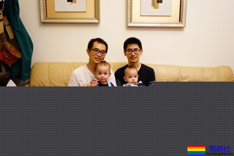 同志爸爸透过代理孕母与宝宝相见:拥抱他们那一刻,更确认当初决定是对的-51虹马