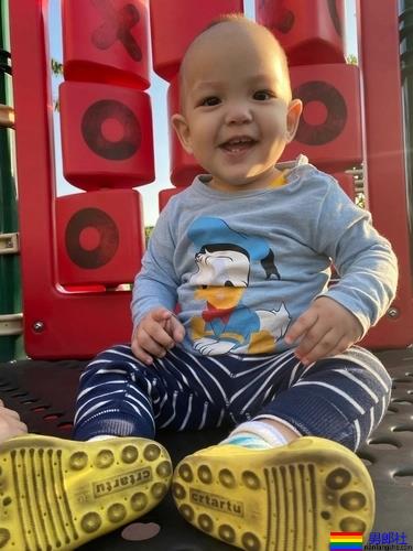 同志爸爸透过代理孕母与宝宝相见：拥抱他们那一刻，更确认当初决定是对的 - 51虹马