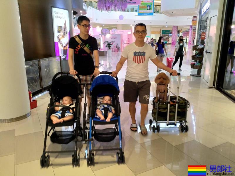 同志爸爸透过代理孕母与宝宝相见：拥抱他们那一刻，更确认当初决定是对的 - 51虹马