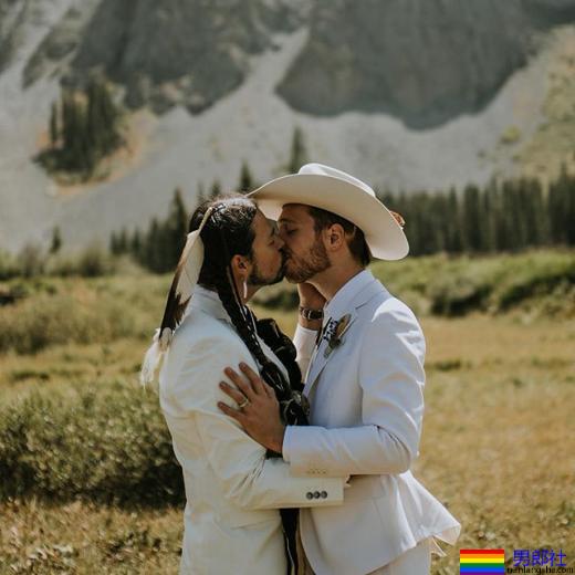 有如童话故事般美丽:一个跨文化的浪漫男同志婚礼 - 51虹马 有如童话故事般美丽:一个跨文化的浪漫男同志婚礼 - 51虹马