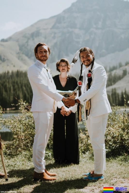 有如童话故事般美丽:一个跨文化的浪漫男同志婚礼 - 51虹马 有如童话故事般美丽:一个跨文化的浪漫男同志婚礼 - 51虹马