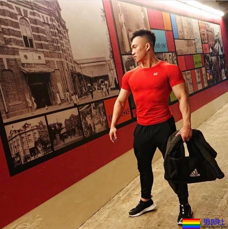 男按摩师系列:我不能当你的男友,但是可以填补你的寂寞-艾威廉 - 51虹马 男按摩师系列:我不能当你的男友,但是可以填补你的寂寞-艾威廉 - 51虹马