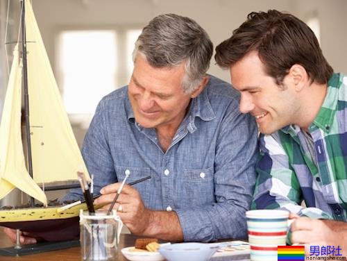 9点G片看太多的迷思:消防员、军人跟按摩师都会自动跟我上床? - 51虹马 9点G片看太多的迷思:消防员、军人跟按摩师都会自动跟我上床? - 51虹马