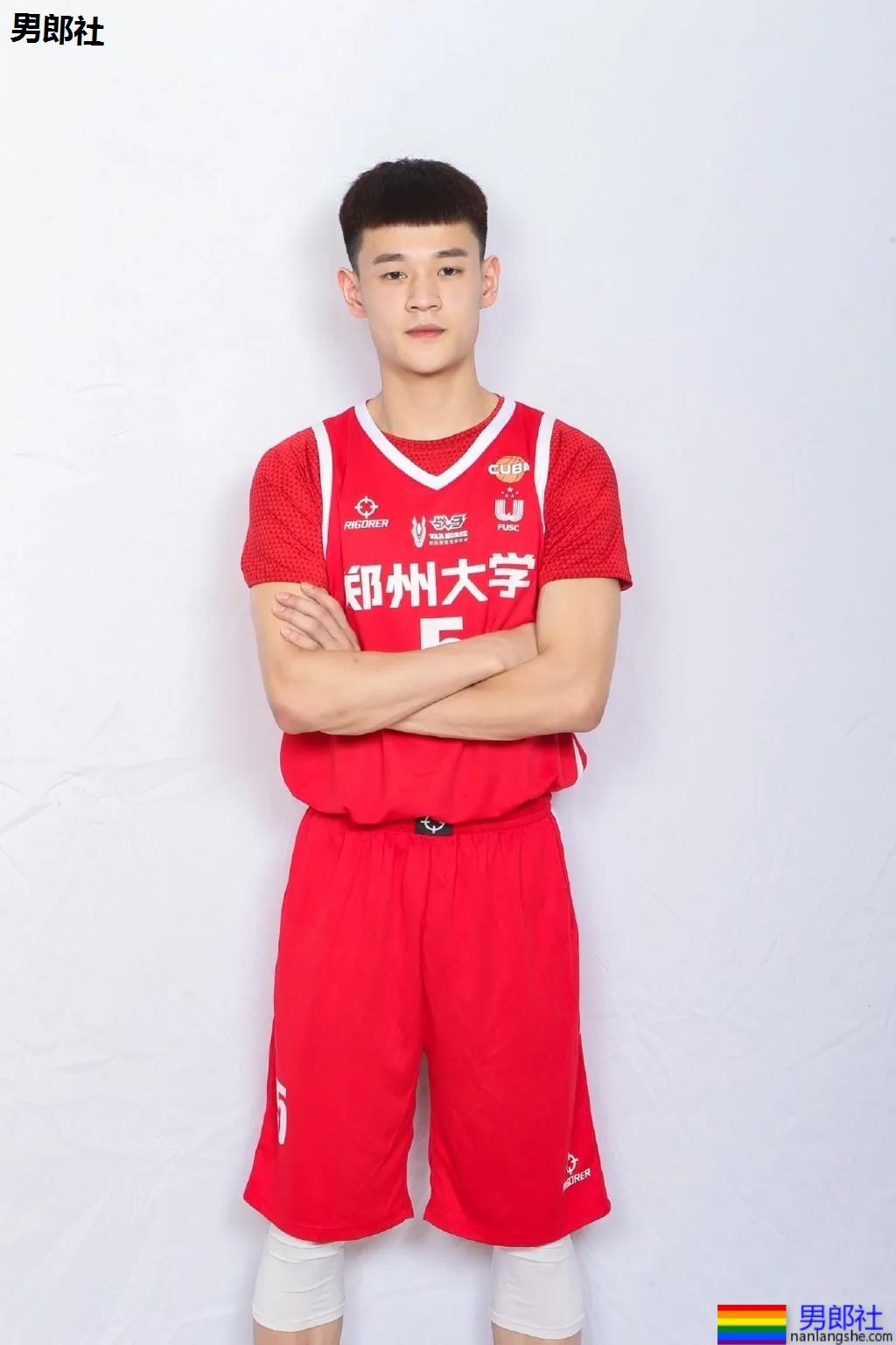 188CM郑州大学体育生校草,高帅大长腿“当家花旦”超有料! - 51虹马 188CM郑州大学体育生校草,高帅大长腿“当家花旦”超有料! - 51虹马