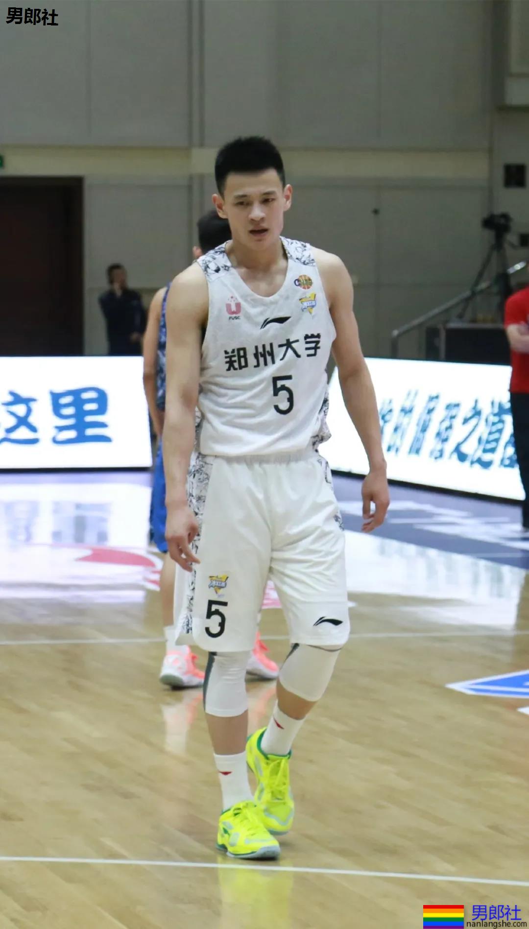 188CM郑州大学体育生校草,高帅大长腿“当家花旦”超有料! - 51虹马 188CM郑州大学体育生校草,高帅大长腿“当家花旦”超有料! - 51虹马