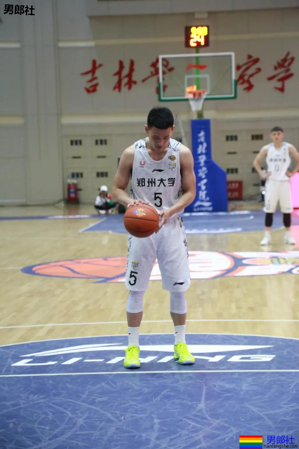 188CM郑州大学体育生校草,高帅大长腿“当家花旦”超有料! - 51虹马 188CM郑州大学体育生校草,高帅大长腿“当家花旦”超有料! - 51虹马