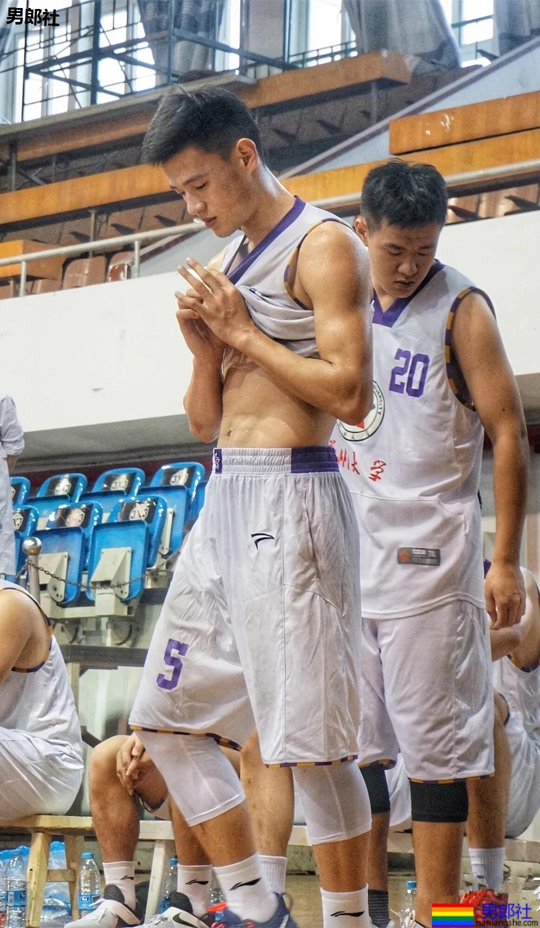 188CM郑州大学体育生校草,高帅大长腿“当家花旦”超有料! - 51虹马 188CM郑州大学体育生校草,高帅大长腿“当家花旦”超有料! - 51虹马