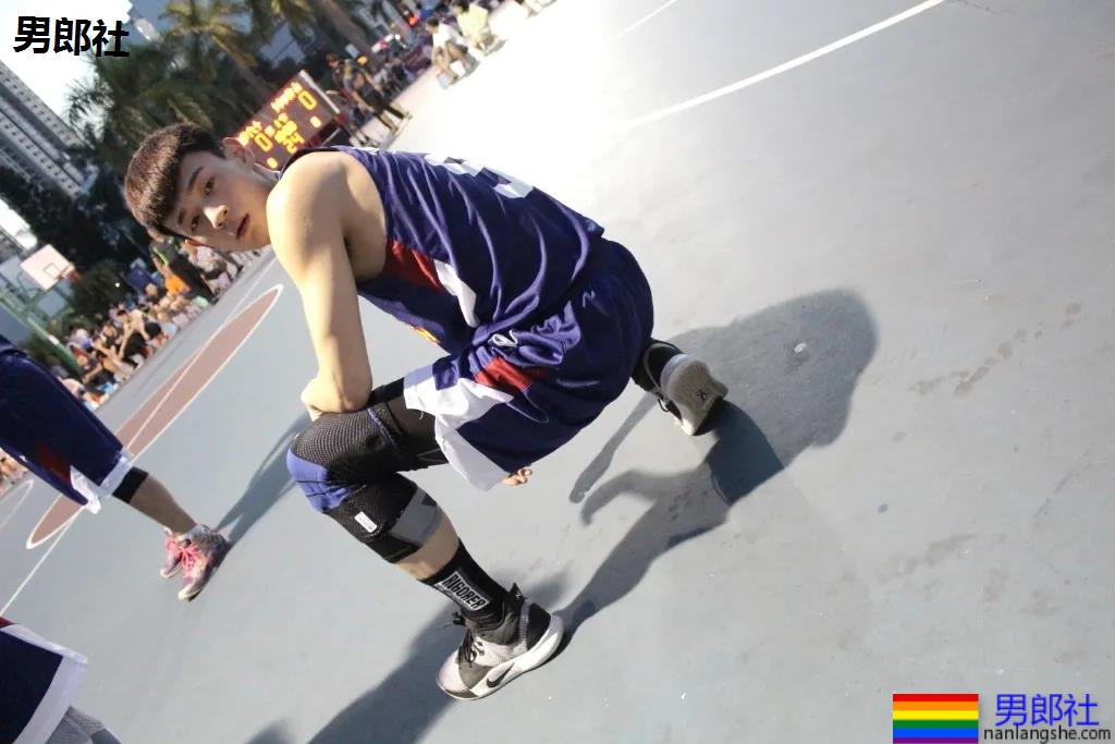 188CM郑州大学体育生校草,高帅大长腿“当家花旦”超有料! - 51虹马 188CM郑州大学体育生校草,高帅大长腿“当家花旦”超有料! - 51虹马