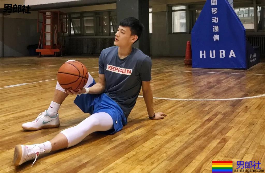 188CM郑州大学体育生校草,高帅大长腿“当家花旦”超有料! - 51虹马 188CM郑州大学体育生校草,高帅大长腿“当家花旦”超有料! - 51虹马