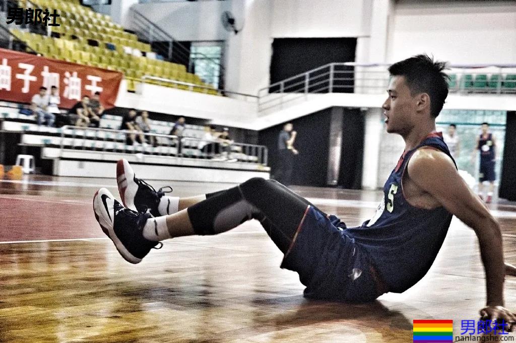 188CM郑州大学体育生校草,高帅大长腿“当家花旦”超有料! - 51虹马 188CM郑州大学体育生校草,高帅大长腿“当家花旦”超有料! - 51虹马