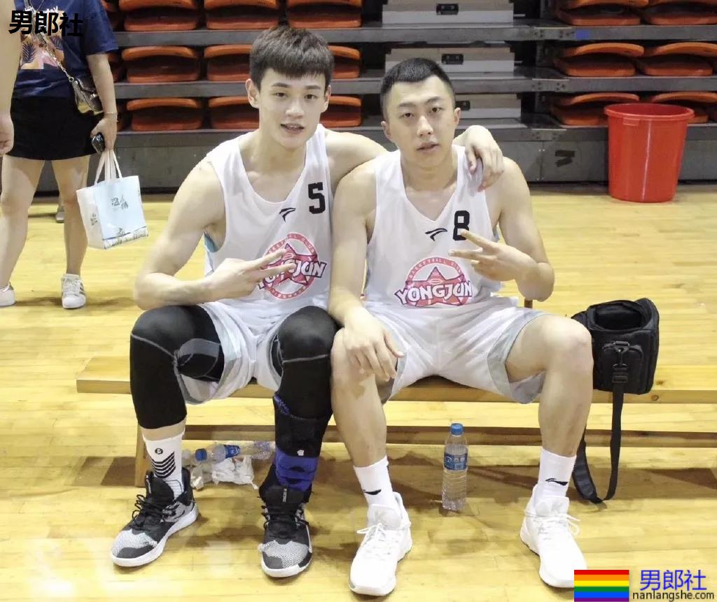 188CM郑州大学体育生校草,高帅大长腿“当家花旦”超有料! - 51虹马 188CM郑州大学体育生校草,高帅大长腿“当家花旦”超有料! - 51虹马