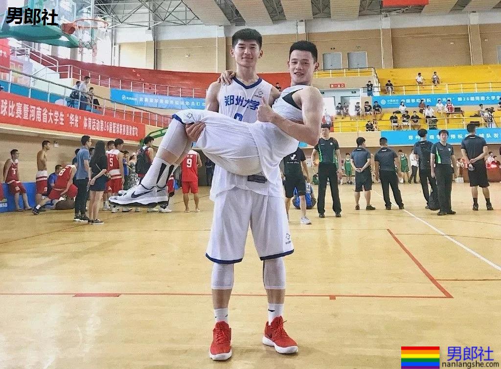 188CM郑州大学体育生校草,高帅大长腿“当家花旦”超有料! - 51虹马 188CM郑州大学体育生校草,高帅大长腿“当家花旦”超有料! - 51虹马