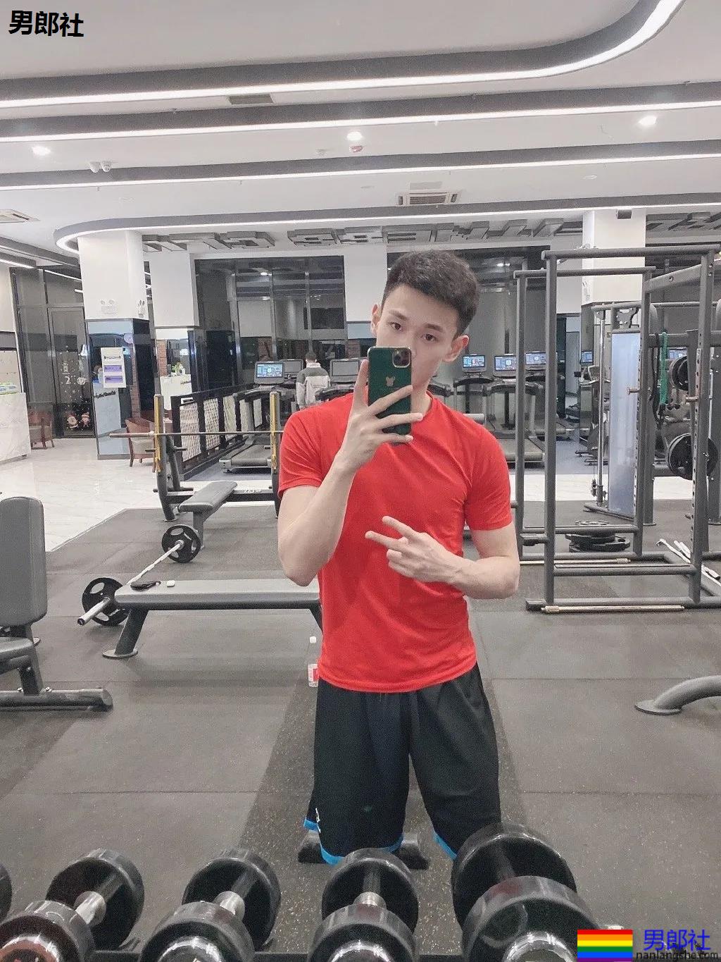 188CM郑州大学体育生校草,高帅大长腿“当家花旦”超有料! - 51虹马 188CM郑州大学体育生校草,高帅大长腿“当家花旦”超有料! - 51虹马