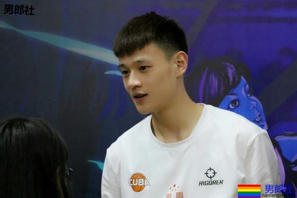 188CM郑州大学体育生校草,高帅大长腿“当家花旦”超有料! - 51虹马 188CM郑州大学体育生校草,高帅大长腿“当家花旦”超有料! - 51虹马