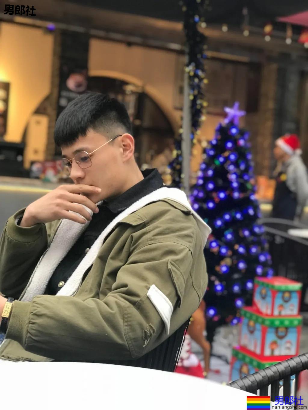 188CM郑州大学体育生校草,高帅大长腿“当家花旦”超有料! - 51虹马 188CM郑州大学体育生校草,高帅大长腿“当家花旦”超有料! - 51虹马