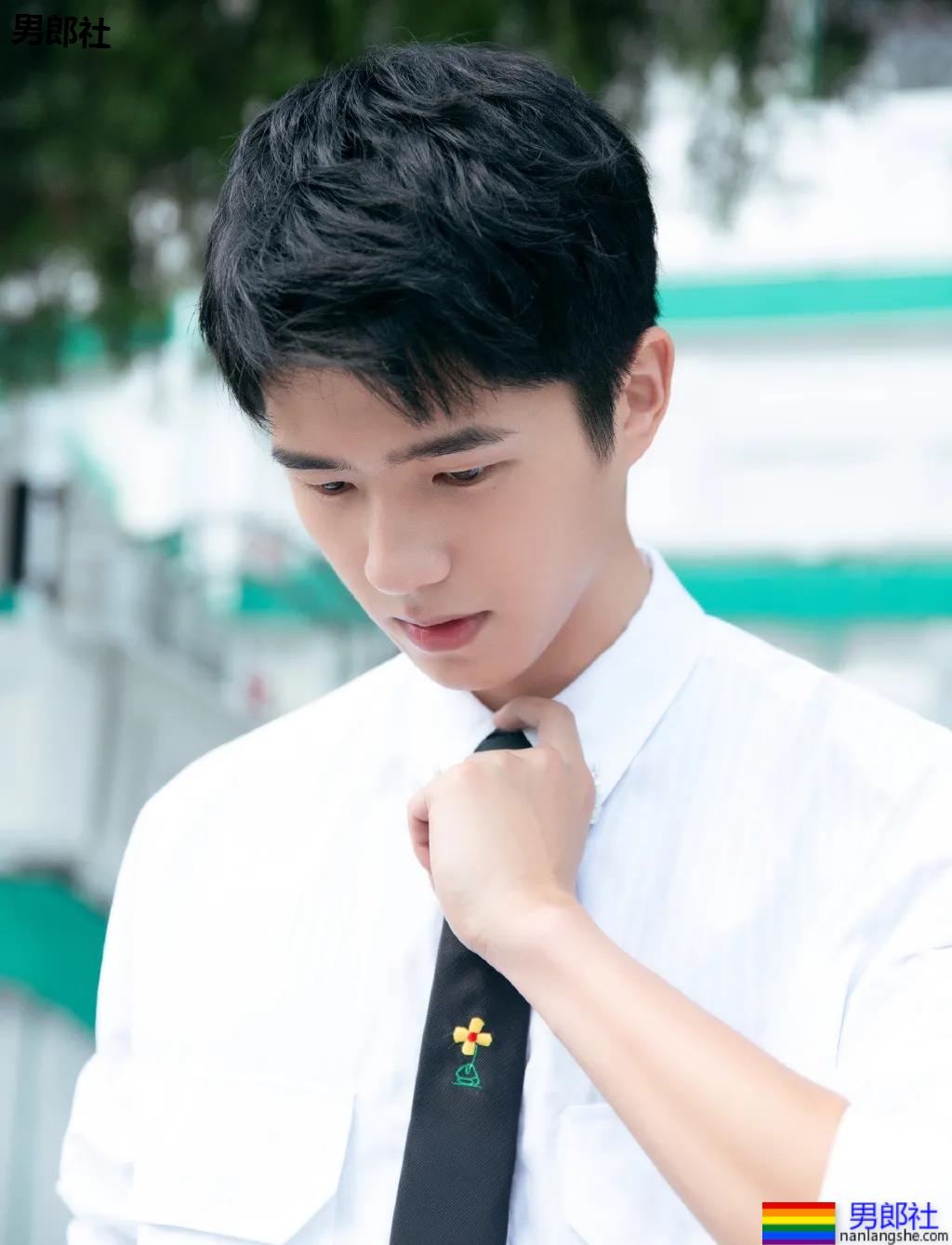 刘昊然被男粉叫宝贝！昊然弟弟最新写真一览！ - 51虹马