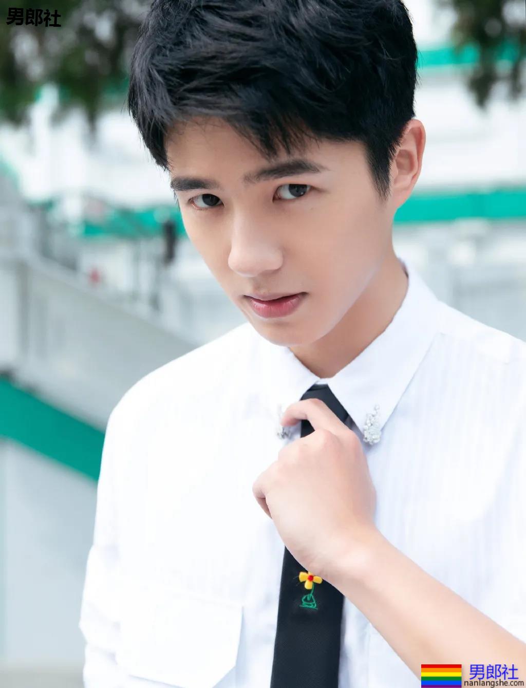 刘昊然被男粉叫宝贝！昊然弟弟最新写真一览！ - 51虹马