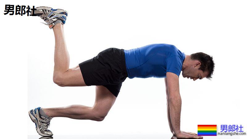 四招简单健身动作让你练出令人想咬一口的蜜桃翘臀 - 51虹马