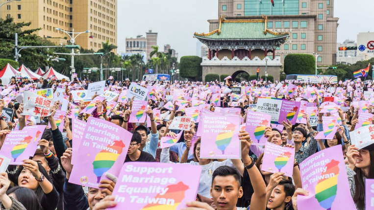 We're Family！欢迎加入LGBTQ骄傲大家庭：7个帮助亲朋好友认识同志的好方法 - 51虹马