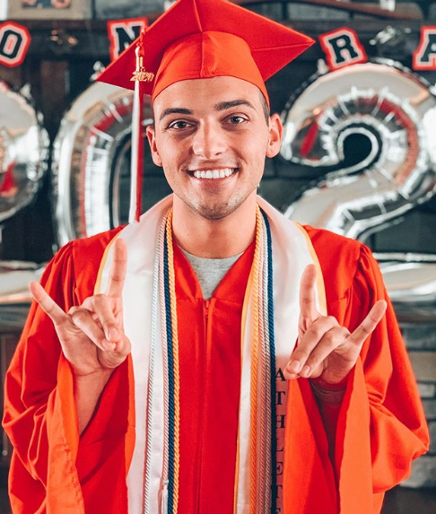 23岁游泳健儿不畏歧视为青年同志发声:奋力一战吧,你的精采值得被看见! - 51虹马 23岁游泳健儿不畏歧视为青年同志发声:奋力一战吧,你的精采值得被看见! - 51虹马