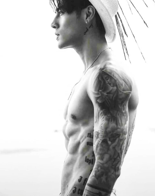 锅底加满外带回家的麻辣天菜老板：李晧-51虹马