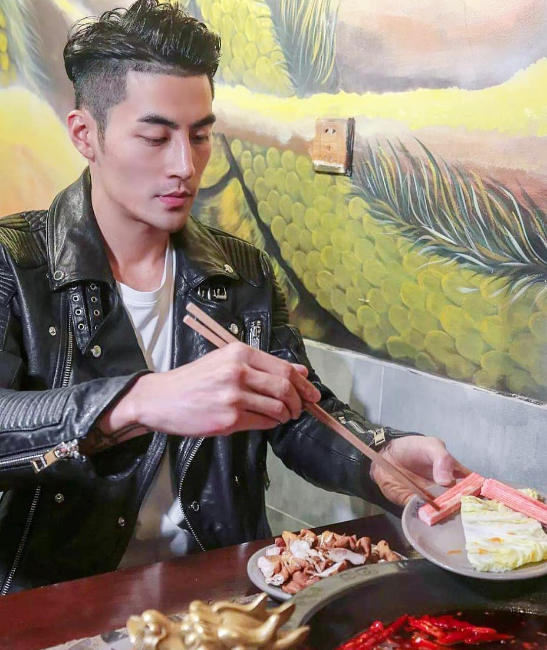 锅底加满外带回家的麻辣天菜老板:李晧 - 51虹马 锅底加满外带回家的麻辣天菜老板:李晧 - 51虹马