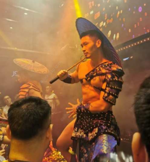 昨天去参加了成都Hunk Sky的周年庆 - 51虹马 昨天去参加了成都Hunk Sky的周年庆 - 51虹马