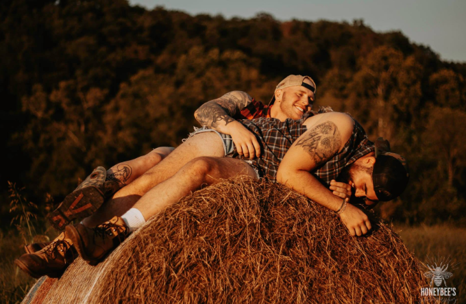 网PO直男兄弟情超有爱,未知一桩美事引发正反两派网友各自表述 - 51虹马 网PO直男兄弟情超有爱,未知一桩美事引发正反两派网友各自表述 - 51虹马