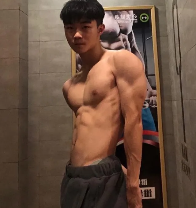 16岁就拥有八块腹肌，现在的00后实力不容小觑-51虹马