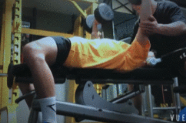 16岁就拥有八块腹肌，现在的00后实力不容小觑 - 51虹马