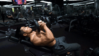 撑爆衣服的胸肌，才是男神们的门面！ - 51虹马