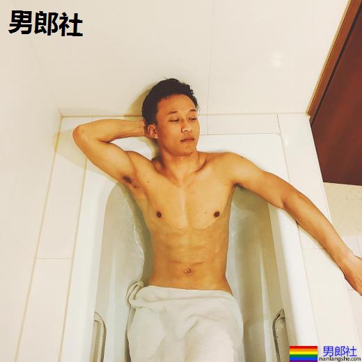 台製BL剧《无邪》！「小王识贤」张得中个性身材好硬汉 恋上白甜鲜肉秒变柔情暖男-51虹马