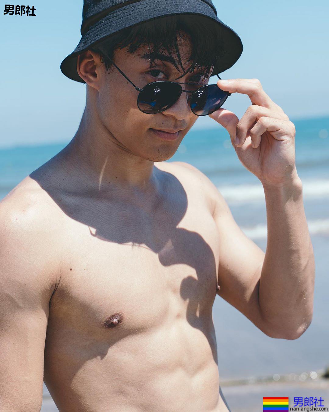 台製BL剧《无邪》！「小王识贤」张得中个性身材好硬汉 恋上白甜鲜肉秒变柔情暖男 - 51虹马