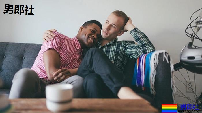 死都要黏在一起，无时无刻都在留意对方？8种感情过度依赖的迹象 - 51虹马