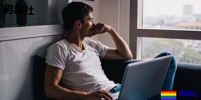 死都要黏在一起，无时无刻都在留意对方？8种感情过度依赖的迹象 - 51虹马