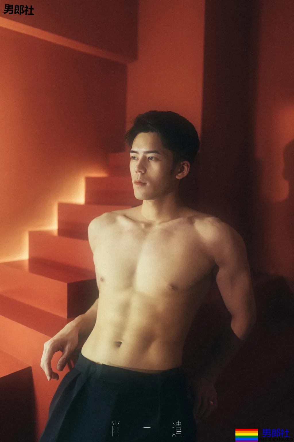 "川音霍建华"肌肉写真刷屏票圈！超帅高鼻梁长腿小狼狗，谁又可了？ - 51虹马