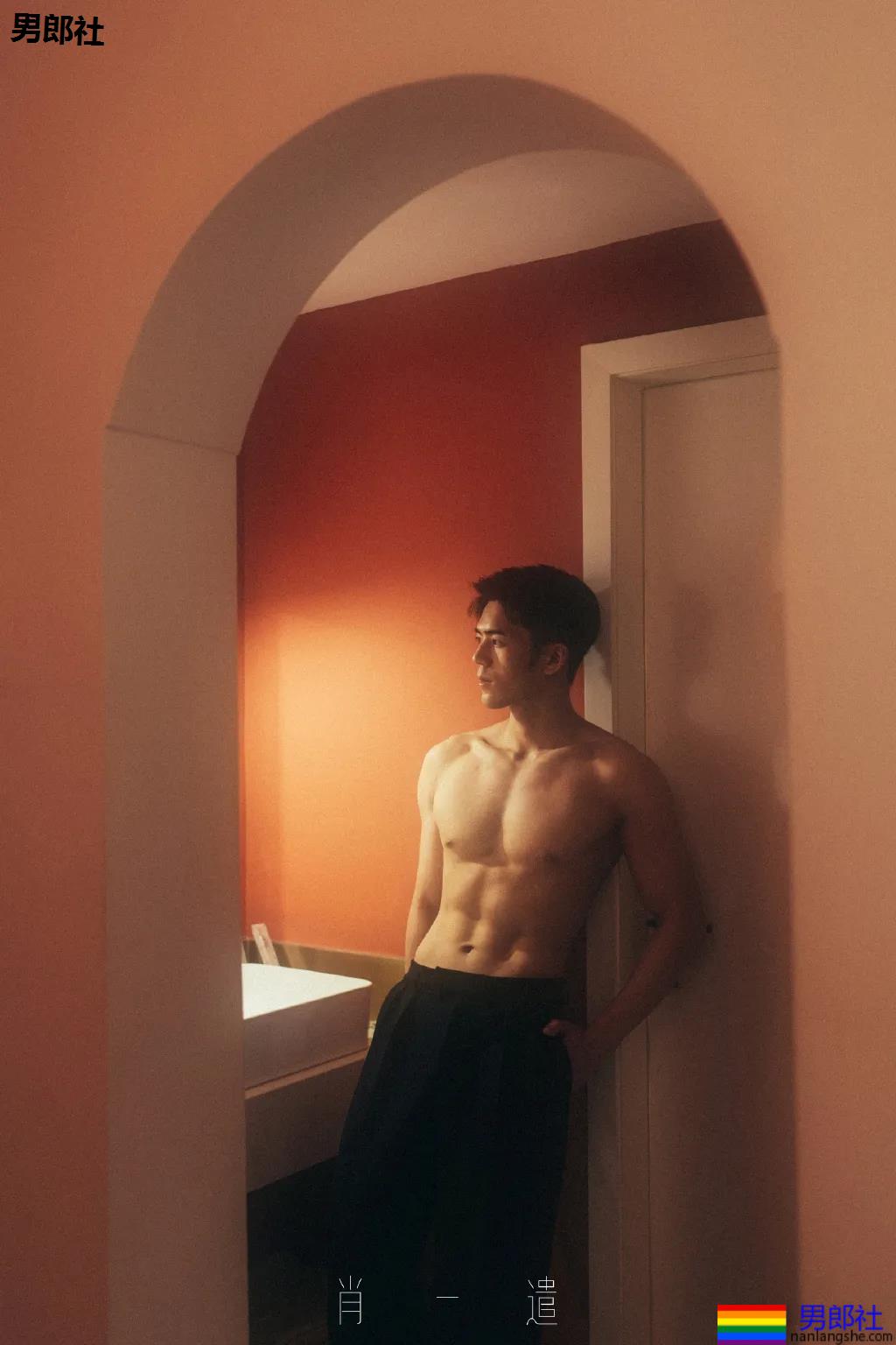 "川音霍建华"肌肉写真刷屏票圈！超帅高鼻梁长腿小狼狗，谁又可了？ - 51虹马