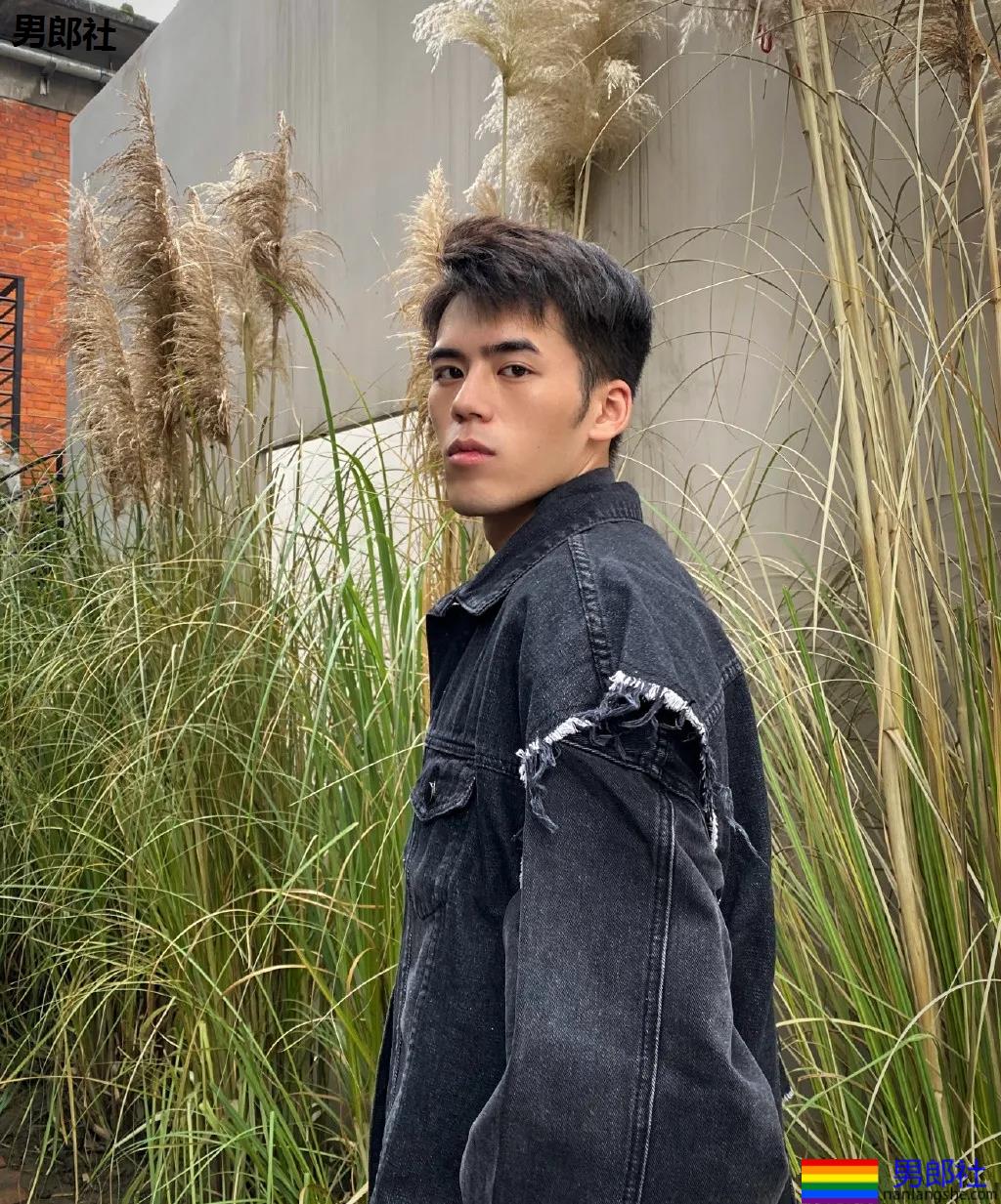 "川音霍建华"肌肉写真刷屏票圈！超帅高鼻梁长腿小狼狗，谁又可了？ - 51虹马