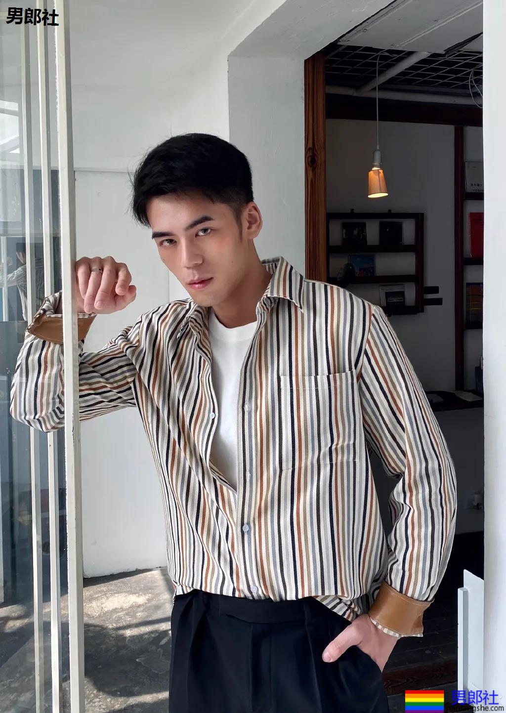 "川音霍建华"肌肉写真刷屏票圈！超帅高鼻梁长腿小狼狗，谁又可了？ - 51虹马