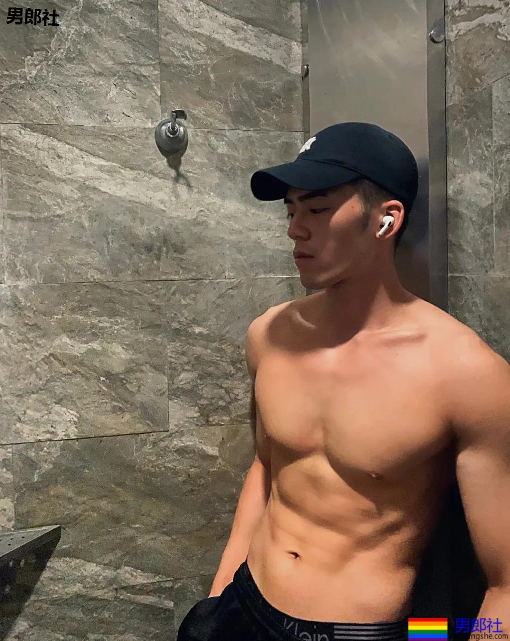 "川音霍建华"肌肉写真刷屏票圈！超帅高鼻梁长腿小狼狗，谁又可了？ - 51虹马