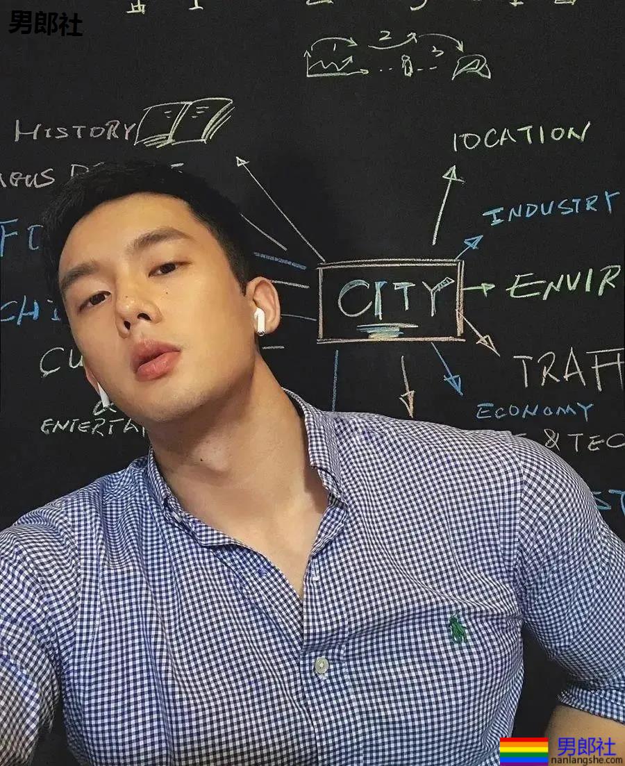 肌肉飞行员上综艺翻车,私生活混乱到让节目组一剪没! - 51虹马 肌肉飞行员上综艺翻车,私生活混乱到让节目组一剪没! - 51虹马