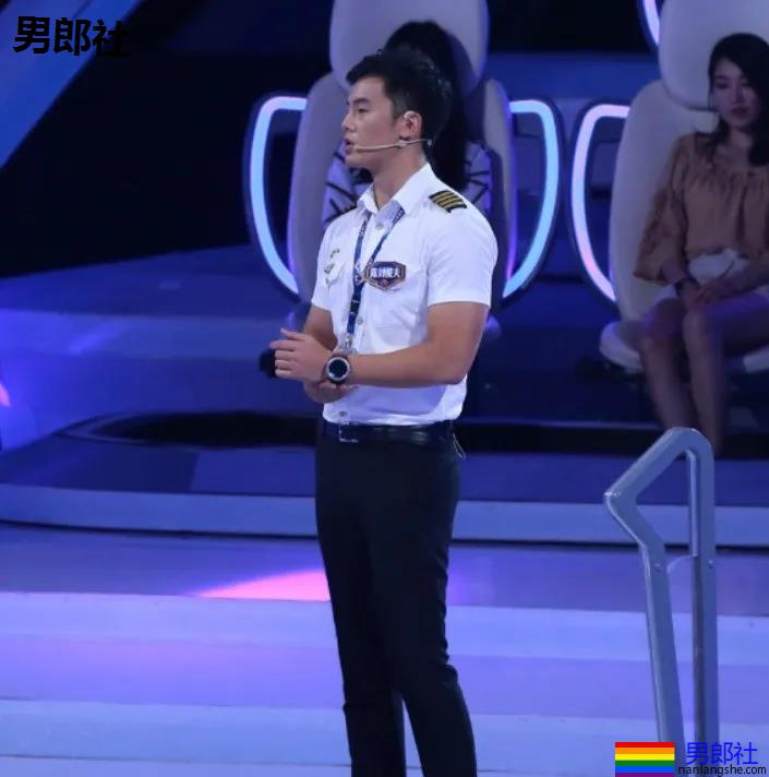 肌肉飞行员上综艺翻车,私生活混乱到让节目组一剪没! - 51虹马 肌肉飞行员上综艺翻车,私生活混乱到让节目组一剪没! - 51虹马