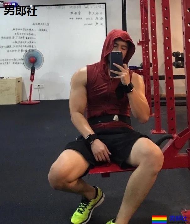 肌肉飞行员上综艺翻车,私生活混乱到让节目组一剪没! - 51虹马 肌肉飞行员上综艺翻车,私生活混乱到让节目组一剪没! - 51虹马