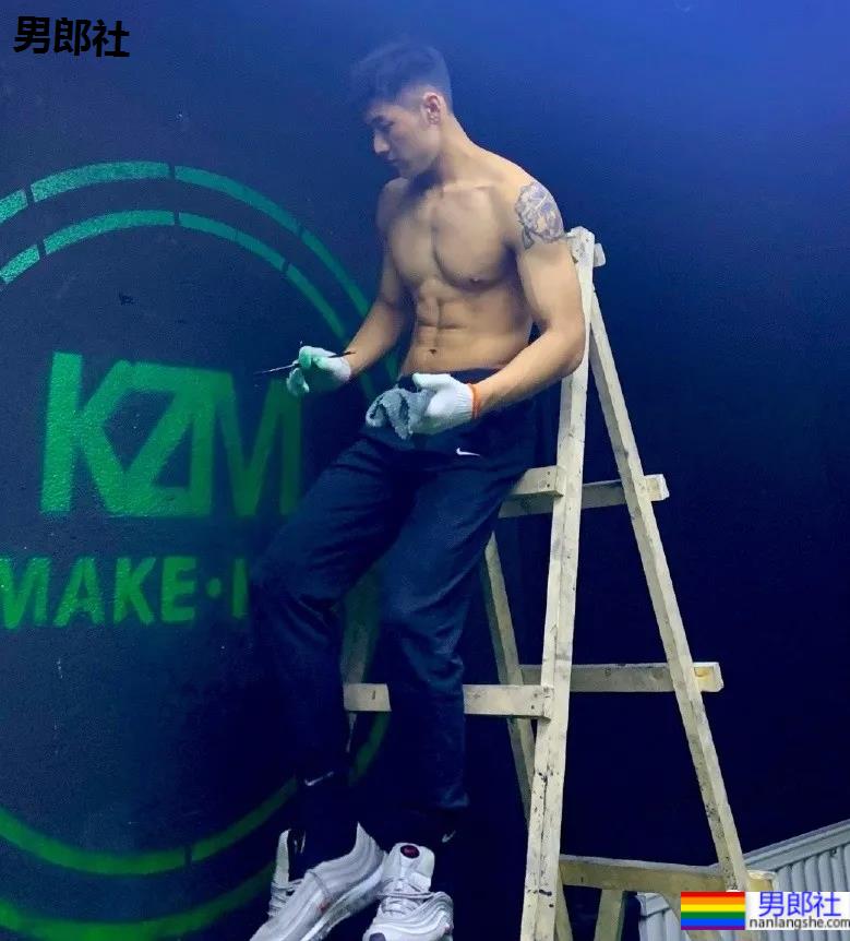 186CM东北大鼻子博主走红，这身材也太可了！ - 51虹马