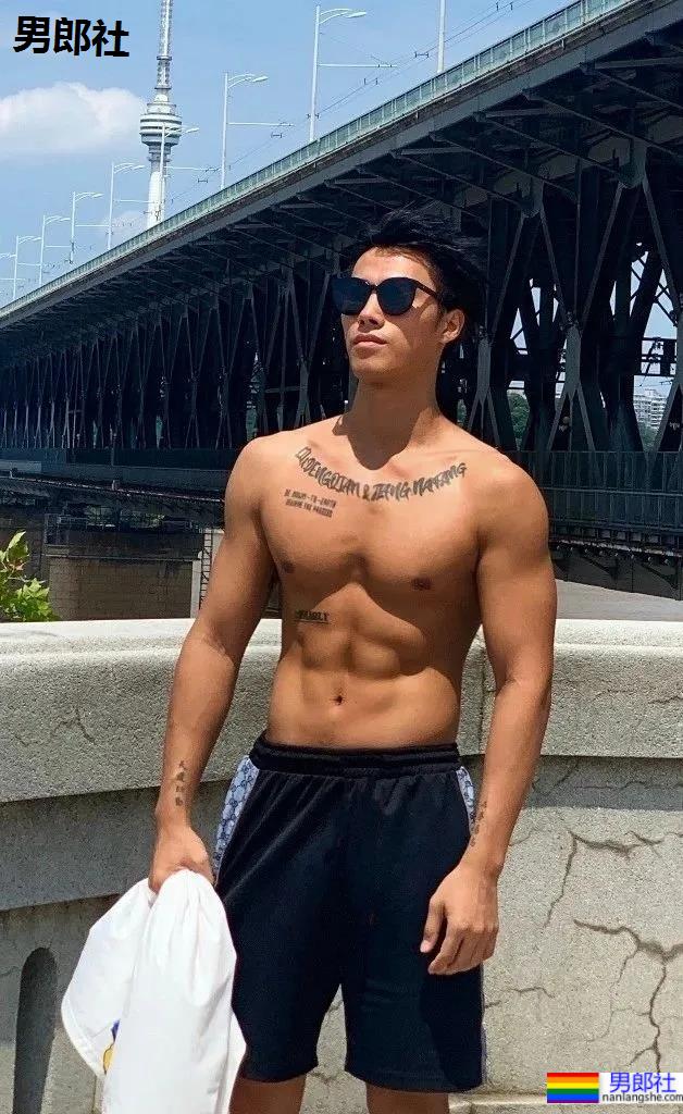 专访中国先生冠军：他凭什么能拿第一？实力到底有多硬 - 51虹马