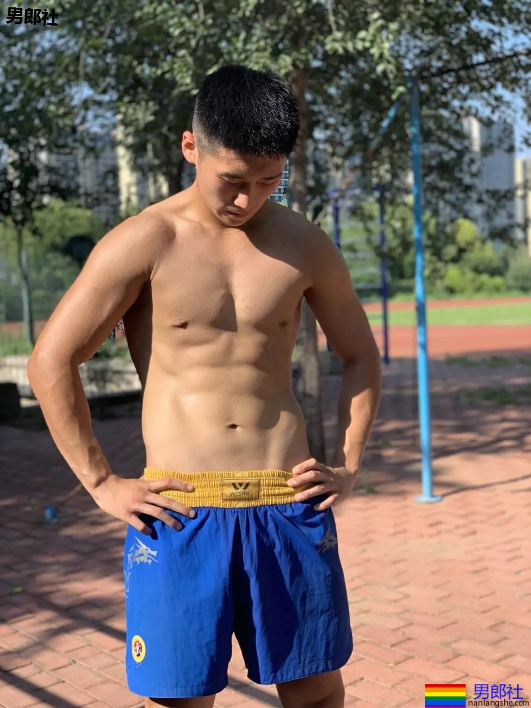 山东高鼻梁肌肉体育生,这些运动帅哥果然没让人失望! - 51虹马 山东高鼻梁肌肉体育生,这些运动帅哥果然没让人失望! - 51虹马