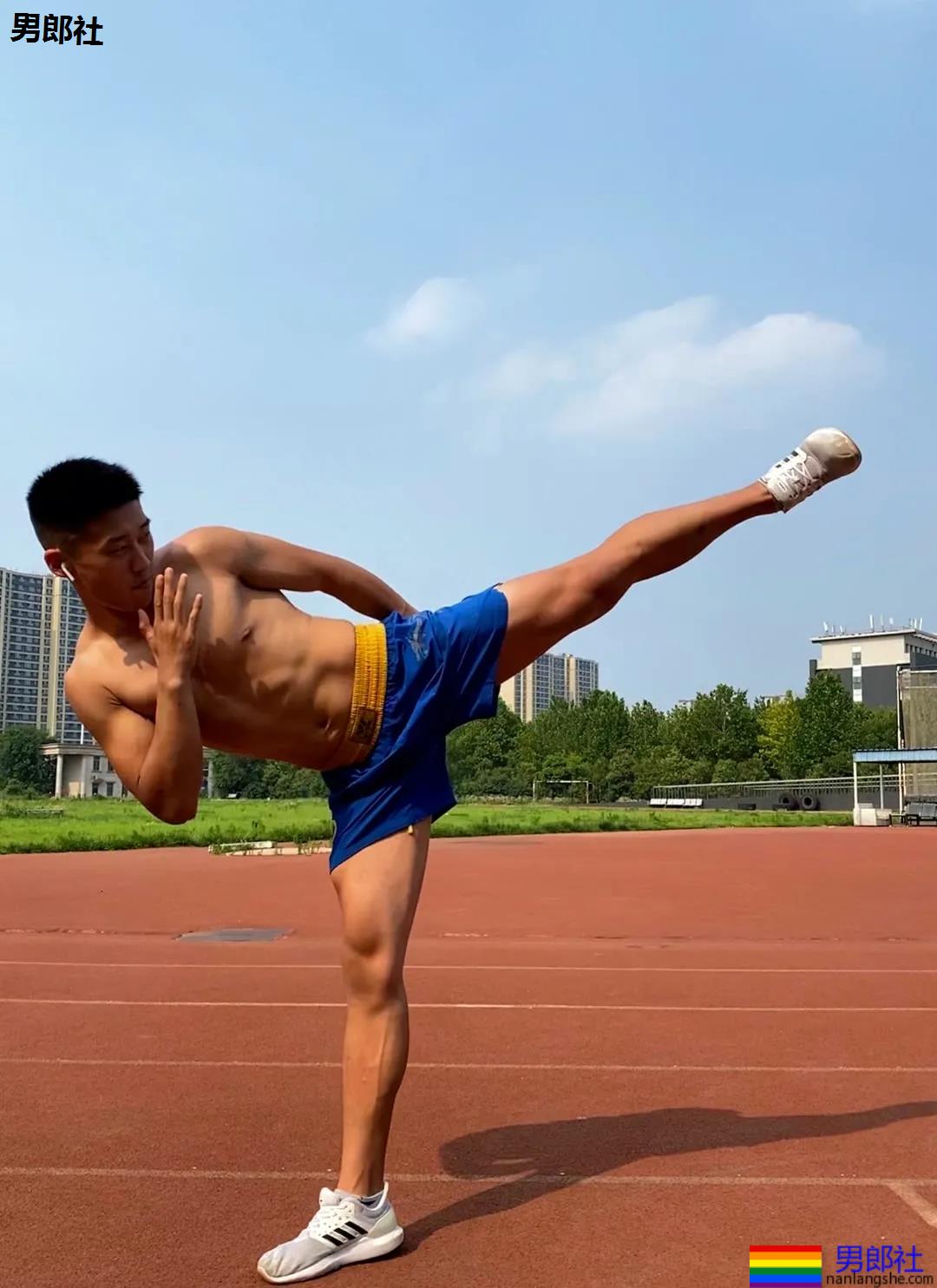 山东高鼻梁肌肉体育生,这些运动帅哥果然没让人失望! - 51虹马 山东高鼻梁肌肉体育生,这些运动帅哥果然没让人失望! - 51虹马